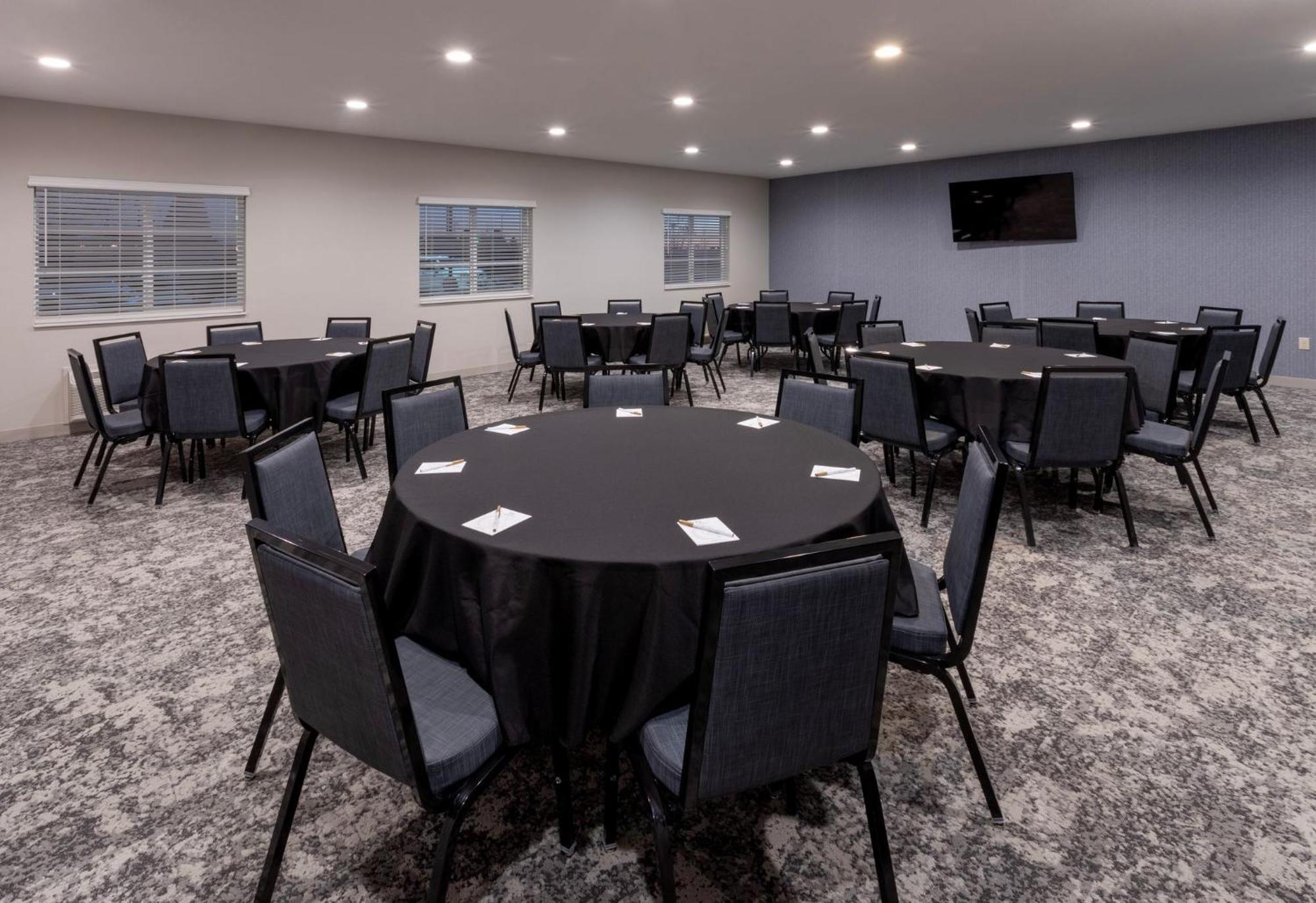 Grandstay Hotel & Suites Algona Bagian luar foto